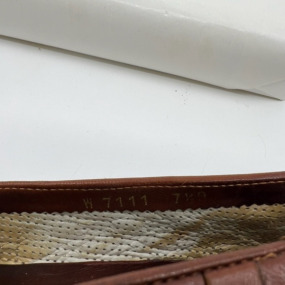 Gently Worn Women's  Cole Haan Dunbar Woven Shoes, Cognac 7 1/2 B - Picture 8 of 9